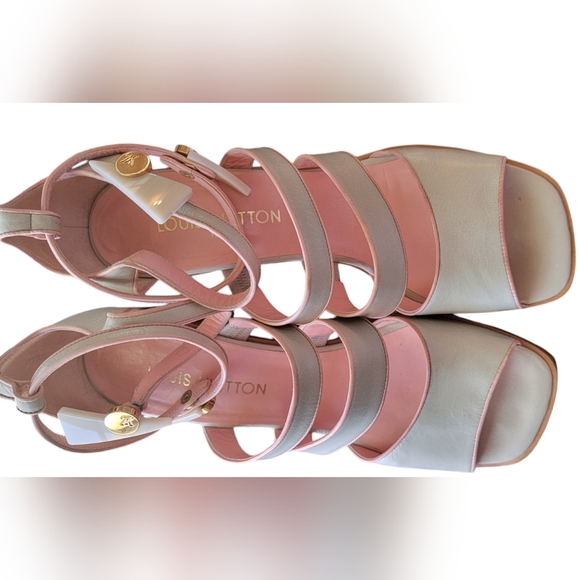 LOUIS VUITTON Sandals w/ Buckle Strap Size 41 - US 11 - Picture 4 of 7